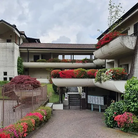 Nyaraló On Maggiore With Garden